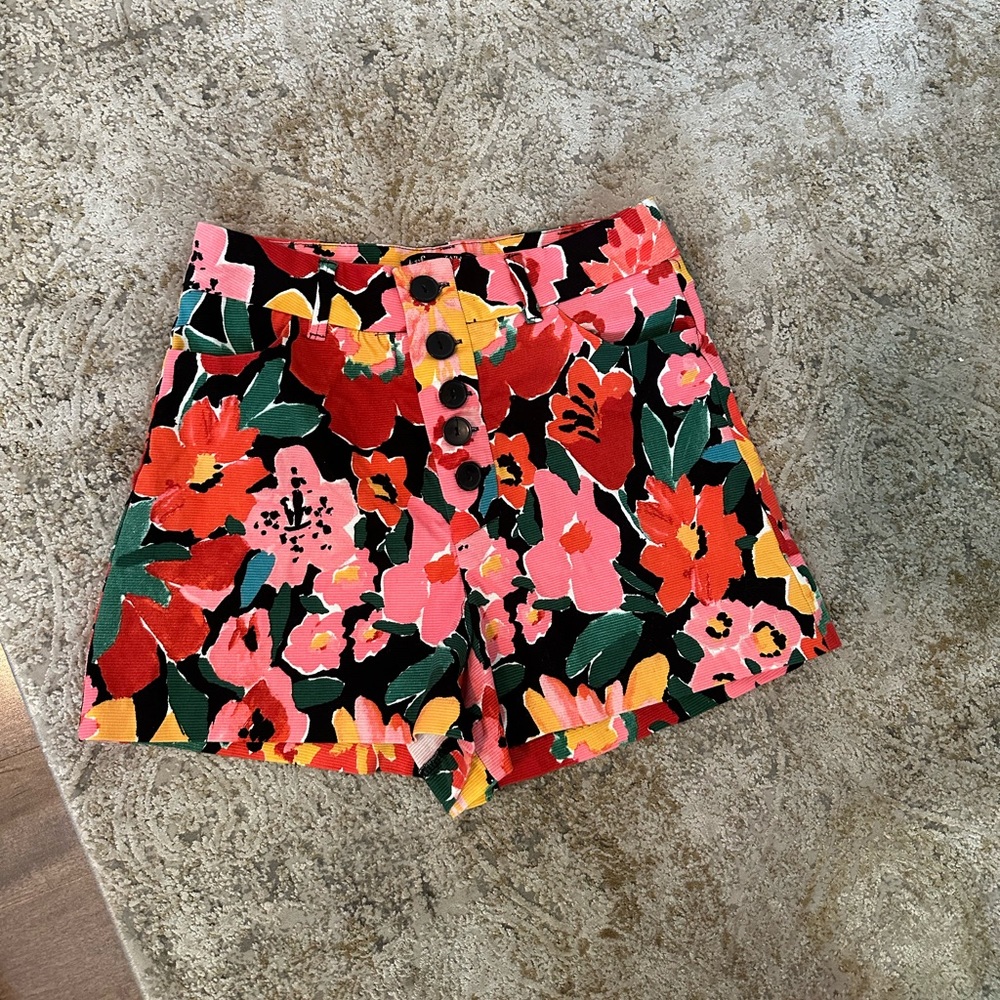 Gorgeous Zara Red and Pink High Waist Shorts Vibrant Floral Design - size Small